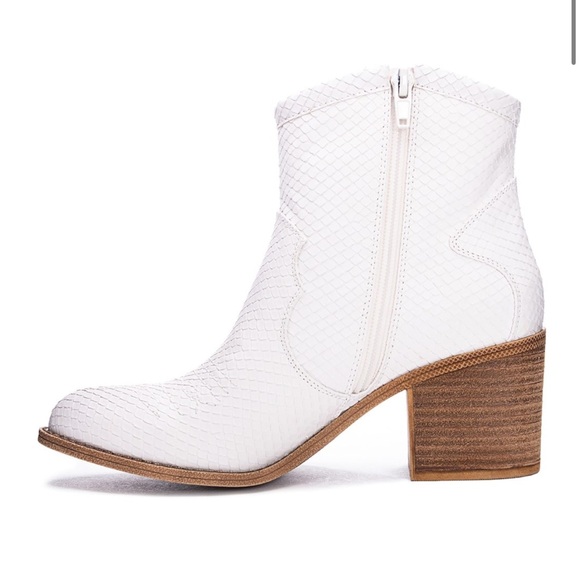 Dirty Laundry Cowboy Boots - Picture 4 of 14